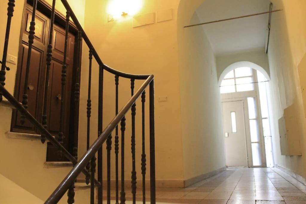 Near Colosseum By Varental 2Br + 1Sb Roma Exterior foto