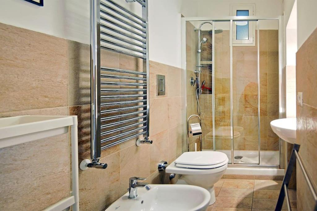 Near Colosseum By Varental 2Br + 1Sb Roma Exterior foto